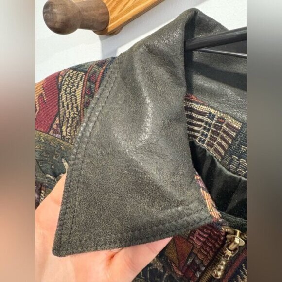 🌟VINTAGE🌟 LEATHER RANCH- Tapestry JACKET - Picture 3 of 14